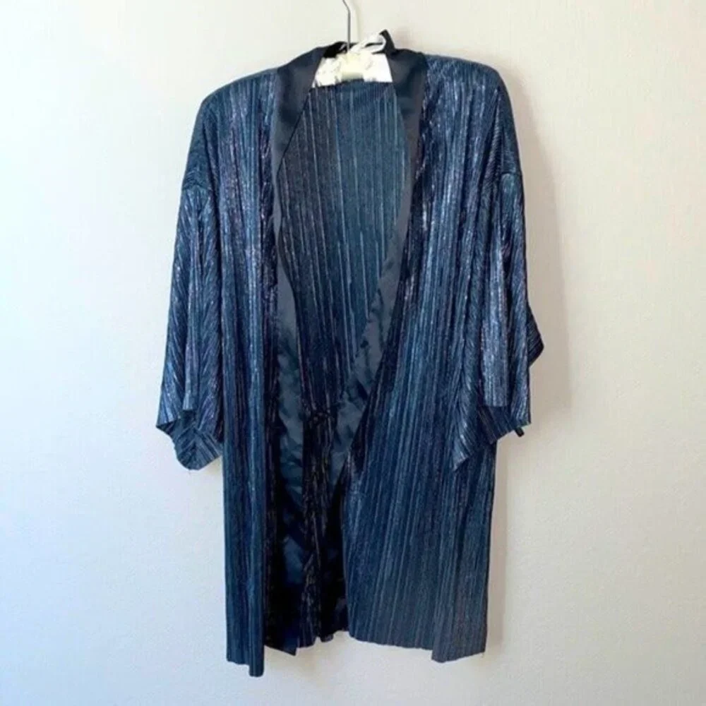 VICTORIA'S SECRET SHIMMER SHINE AND SATIN PLEAT KIMONO LINGERIE‎ ROBE XS/Small